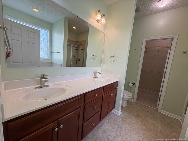 Building Photo - Experience Elegance: 4-Bedroom Gem with Granite Charm on Beaubien Drive