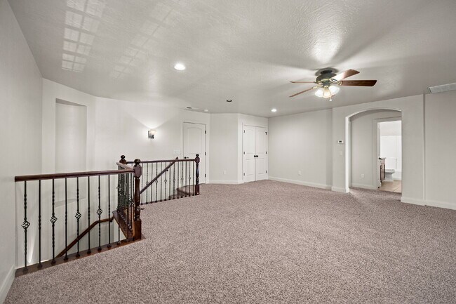 Building Photo - "Spacious 5-Bed Oasis with 3 Baths in Washington, UT – 3,171 Sq Ft of Comfort!"