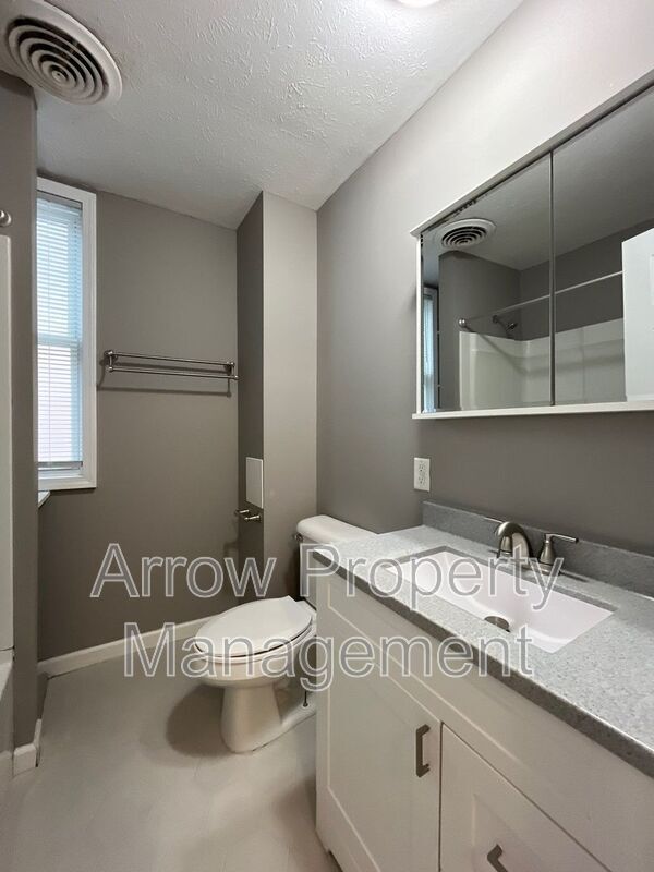 Building Photo - 445 N 25th St