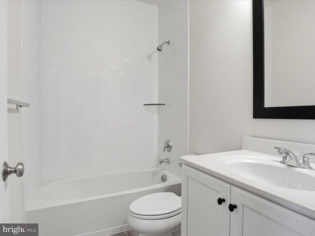 Building Photo - 20305 Savin Hill Dr