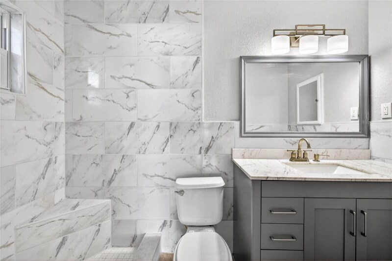 Building Photo - 8233 Redfield Dr