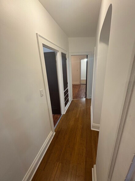 Building Photo - 3568 E 153rd St