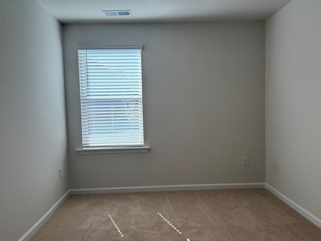 Building Photo - NEW BUILT TH In Sanford NC, Available NOW!