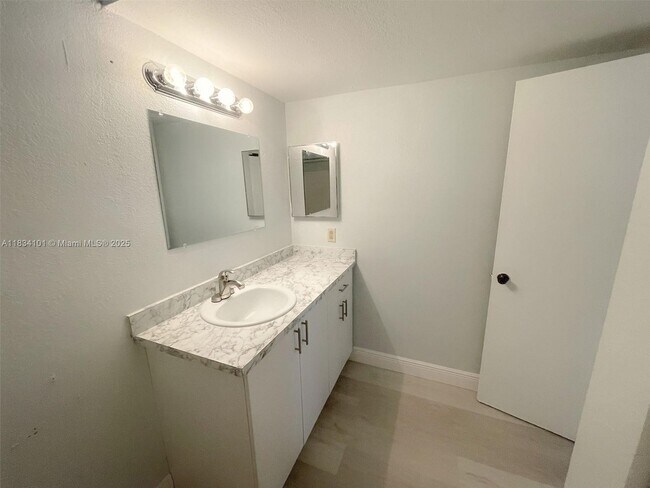 Building Photo - 3310 Pinewalk Dr N