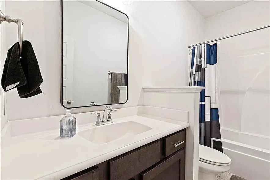 Building Photo - 9760 Maxwell Run