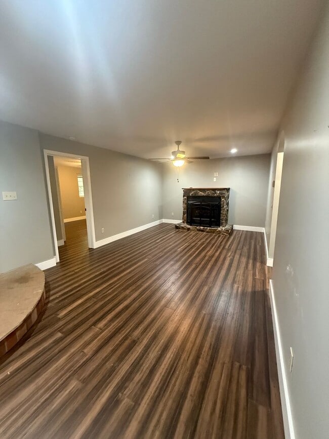 Building Photo - 167 Wagon Wheel Ln