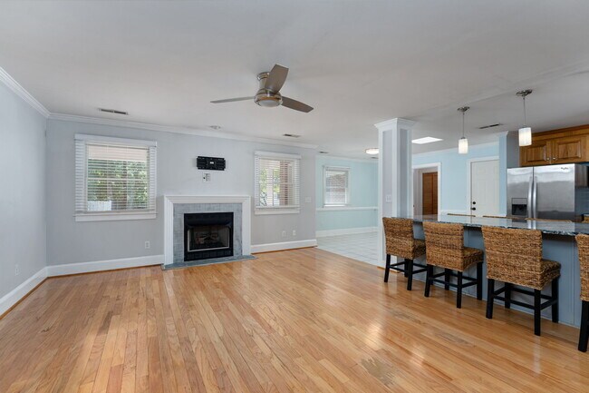 Building Photo - 320 Mendenhall Dr