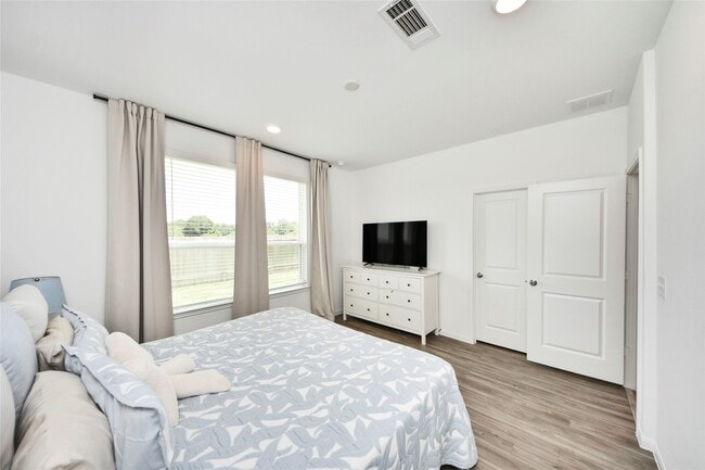 Building Photo - 23663 Cranberry Grader Ln