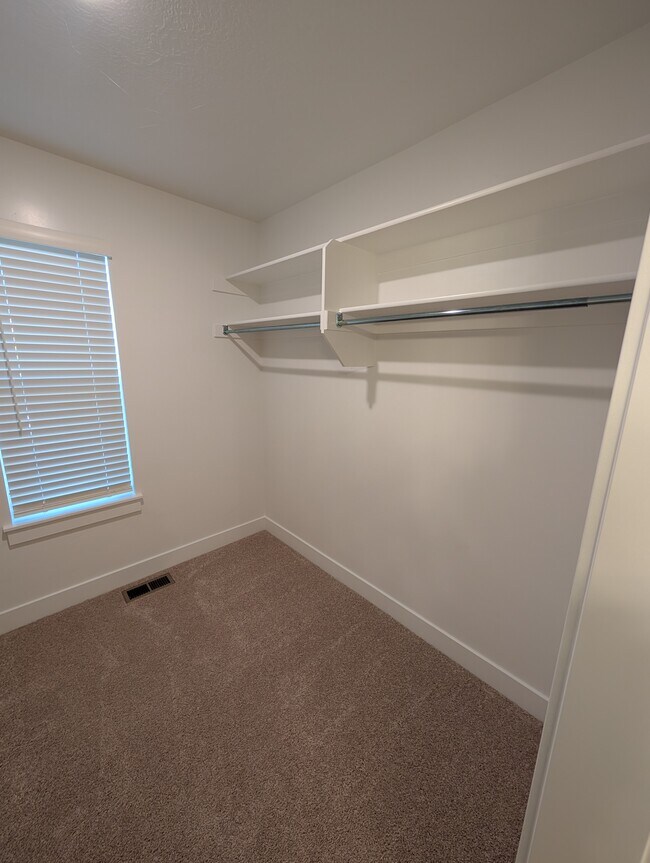 Building Photo - 258 W 925 N