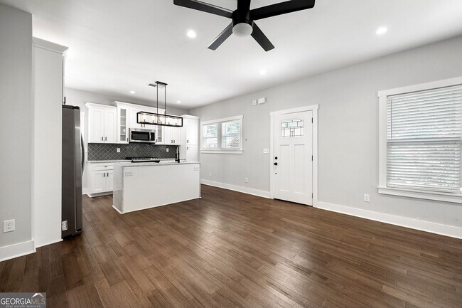 Building Photo - 1382 Westboro Dr SW
