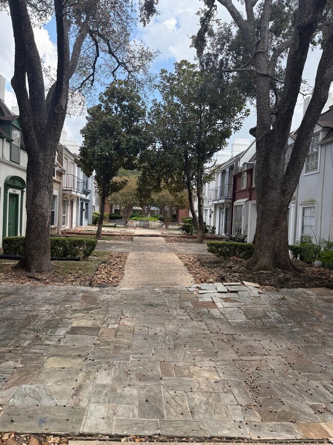 Building Photo - 2635 Marilee Ln