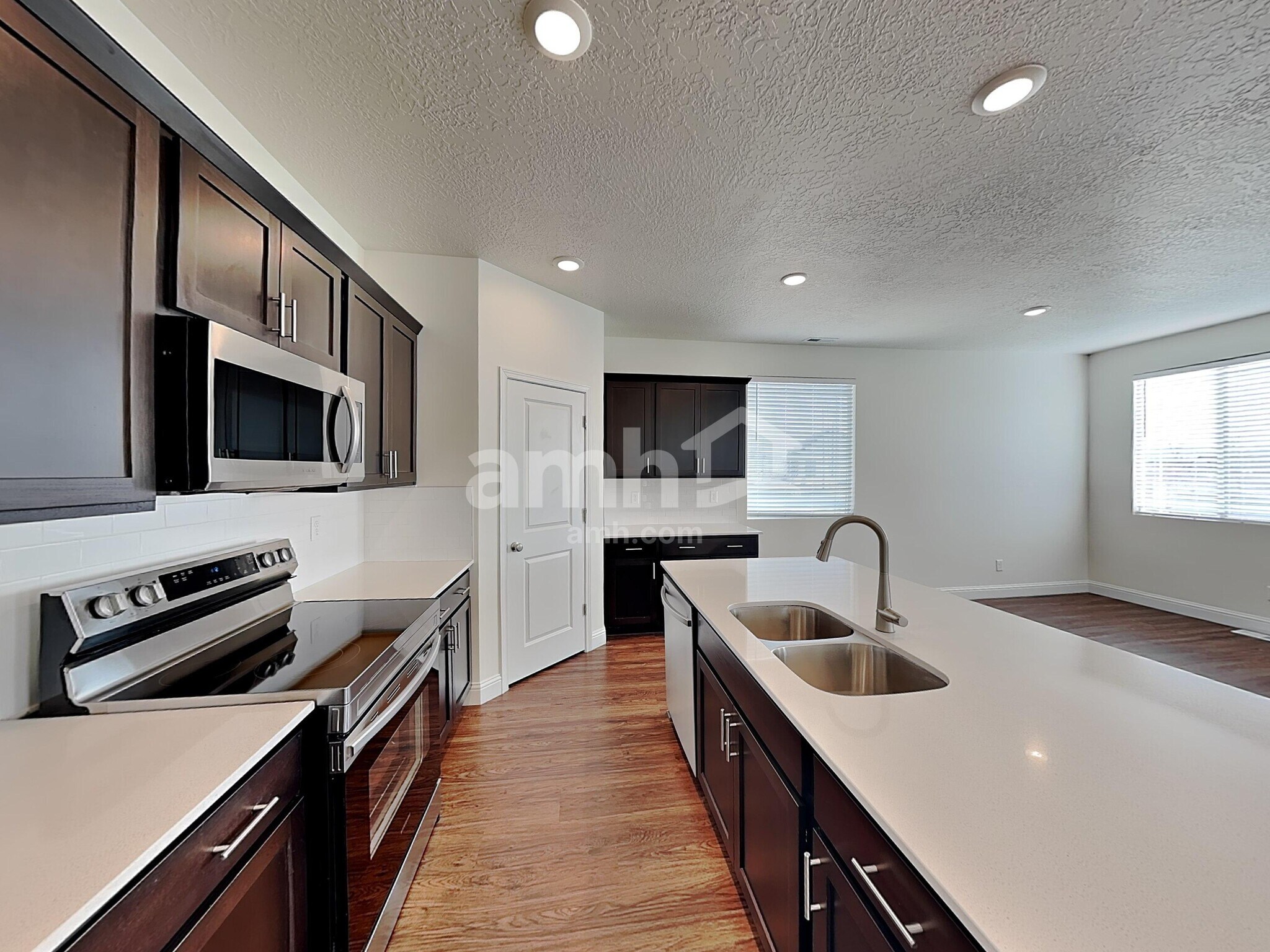 Building Photo - 5998 Verdigris Dr