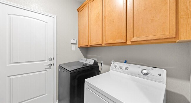 Building Photo - 312 Bougainvillea Lp