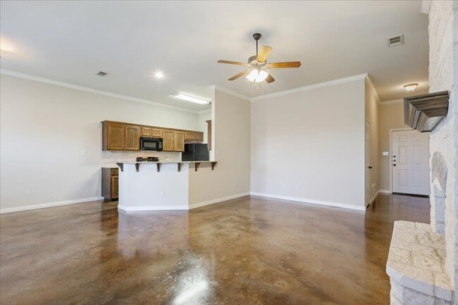 Building Photo - 3BR / 2BA Duplex in Hewitt, Texas | Midway ISD