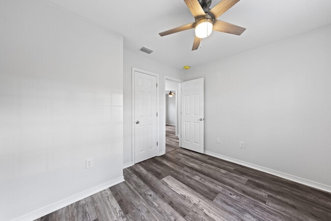 Building Photo - 220 Fir Ave