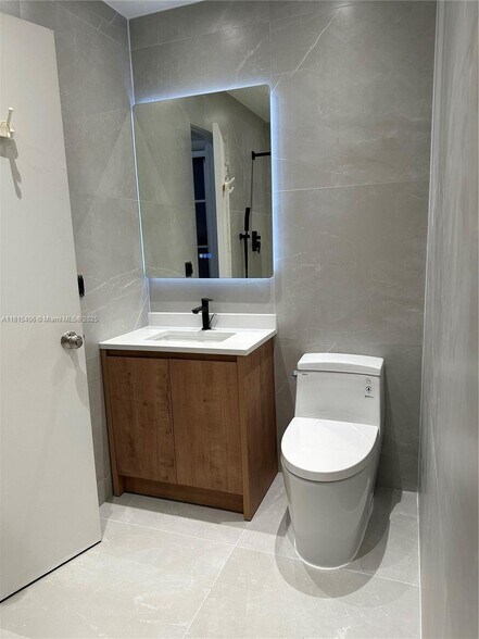 Building Photo - 20903 Leeward Ct