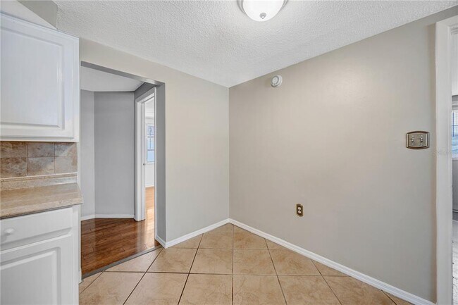 Building Photo - 7804 Niagara Dr