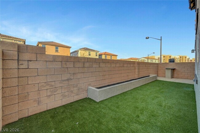 Building Photo - 8454 Vacarez Dr