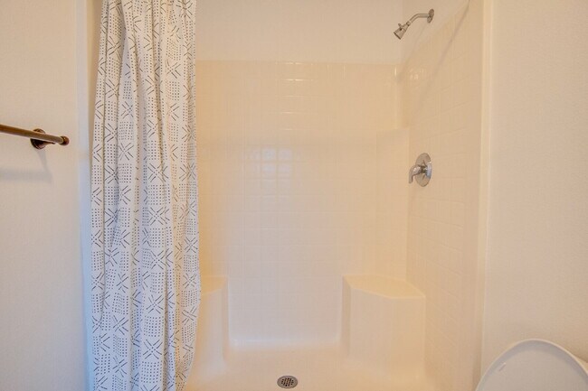 Building Photo - Energy-Efficient 3BR/2BA Solar Home in Pace with Screened Porch, Fenced Backyard, Updated Kitchen...