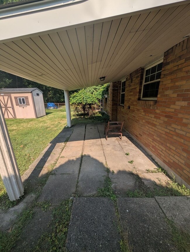 Building Photo - Newly Renovated 2Bd/2Bath Home with Bonus Room -- Available NOW!