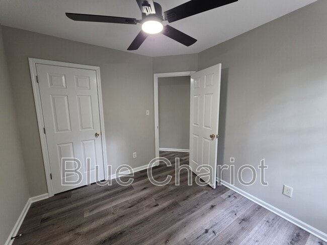 Building Photo - 704 Brye St