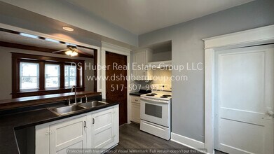 Building Photo - 921 W Oakland-