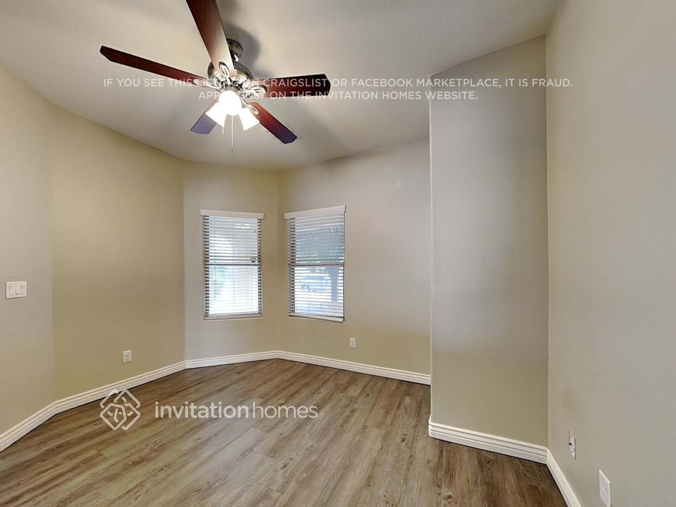 Building Photo - 12938 W Clarendon Ave