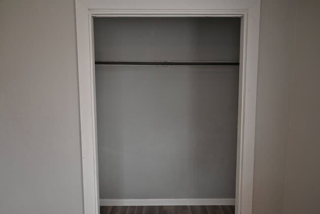 Building Photo - 600 E 1st St