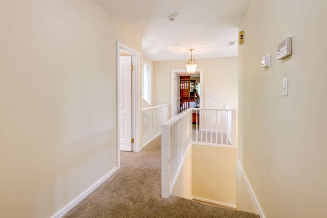 Building Photo - Kerry Lake