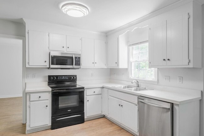 Building Photo - Great Home for Rent in the Lucks Lane Corr...