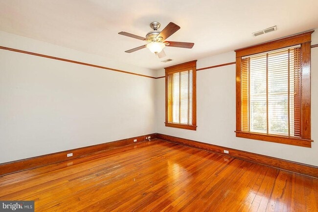 Building Photo - 7 N Loudoun St