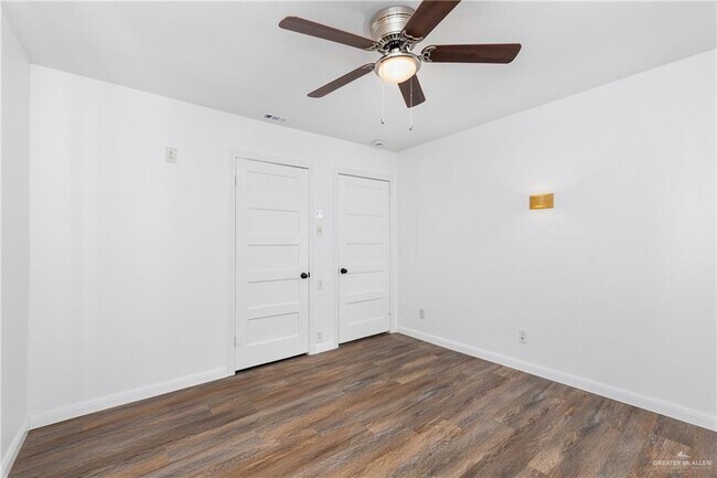 Building Photo - 15 S 6th St