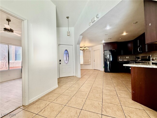 Building Photo - 6717 Silvery Ave