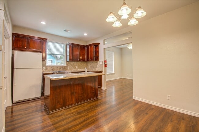 Building Photo - 2119 Kane St