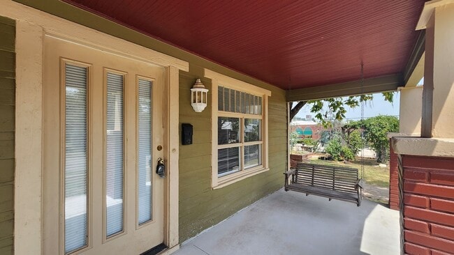 Building Photo - 2 BED 1 BATH CENTRAL PARK ADDITION NEAR PA...