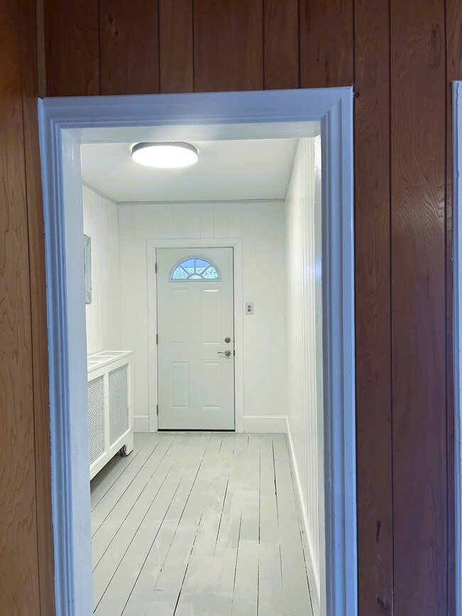 Building Photo - 241 Market St