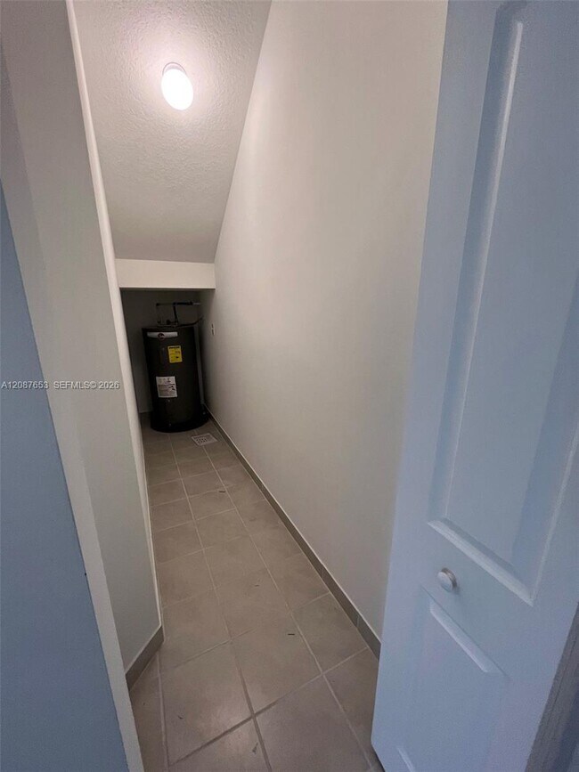 Building Photo - 5525 Agostino Way