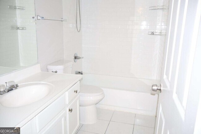 Building Photo - 308 Mill Pond Ct SE