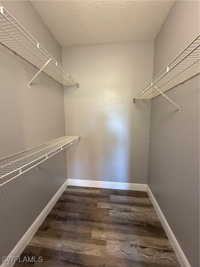 Building Photo - 11571 Villa Grand