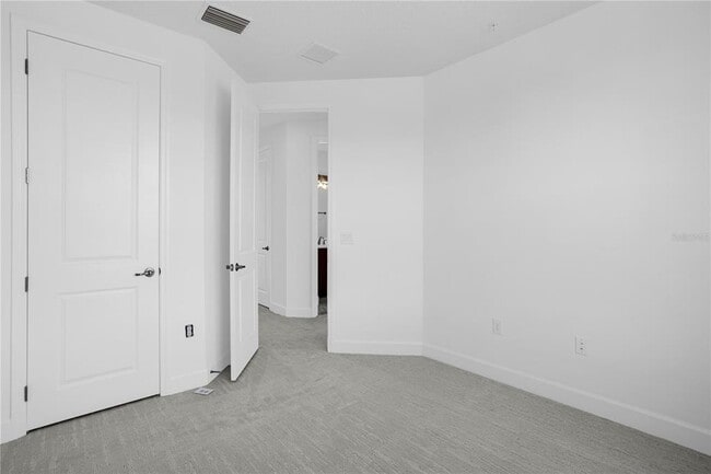 Building Photo - 2362 Brix St