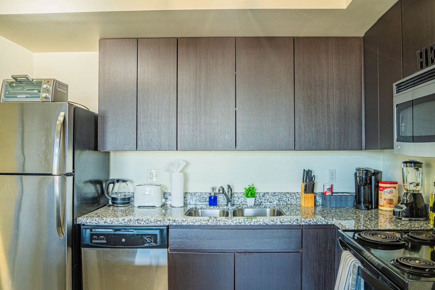 Building Photo - 333 E Roosevelt St