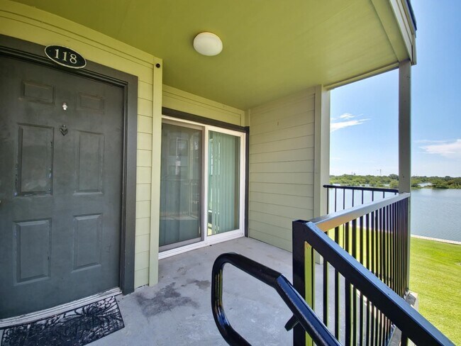 Building Photo - 18800 Egret Bay Blvd