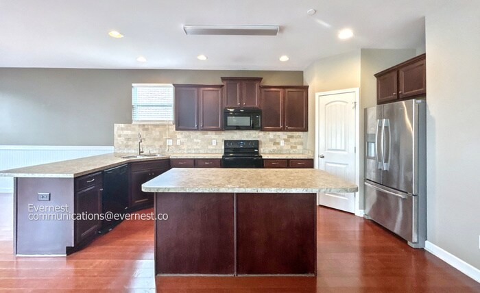 Building Photo - 5057 Falling Water Rd