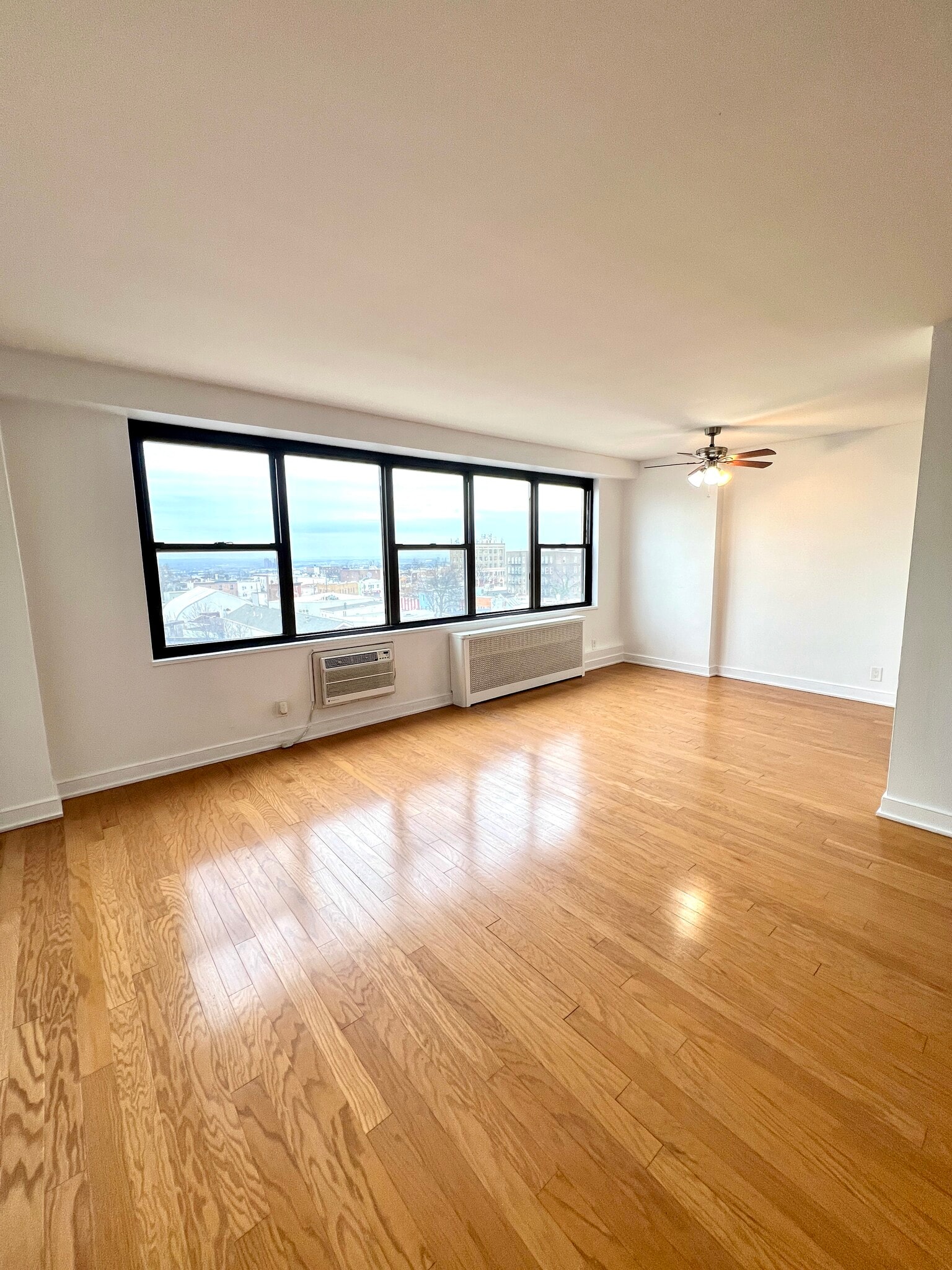 Building Photo - 500 Central Ave