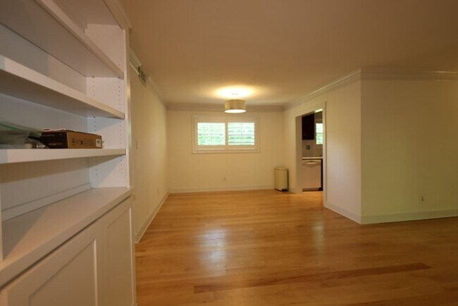 Building Photo - 2 Bedroom Condo in Buckhead for RENT!!! (Garden Brook at Peachtree Hills)