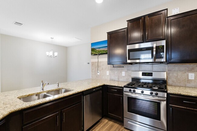 Building Photo - Well-Maintained 3-Bedroom Home – Ideal for Students & Professionals!