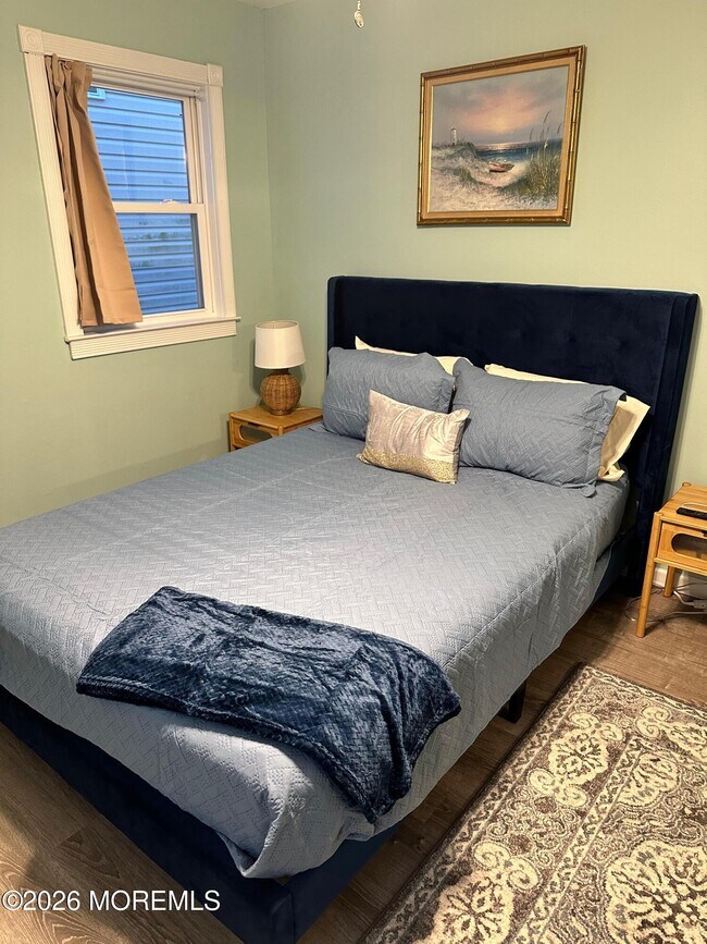 Building Photo - 3 E Central Ave