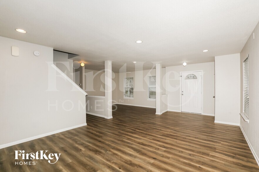 Building Photo - 15490 Gallow Ln