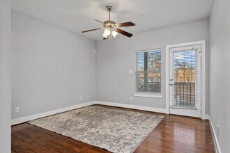 Building Photo - 1005 Bingham St