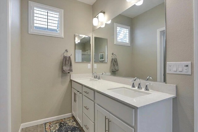 Building Photo - 2726 Montecito Vista Way